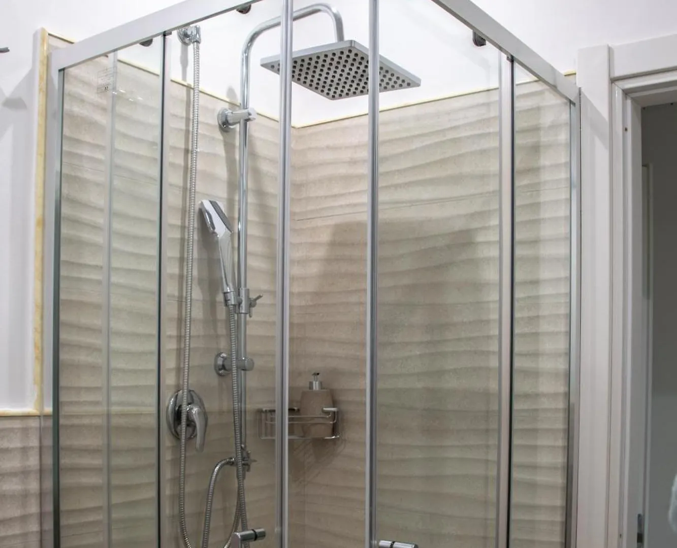 Politeama Crystal Rooms Palermo Guest house